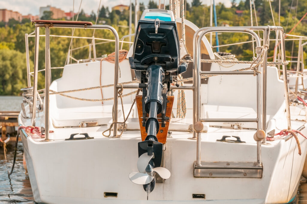outboard motor mount sailboat