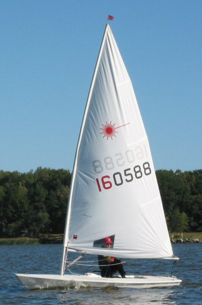 best dinghy sailboat for beginners